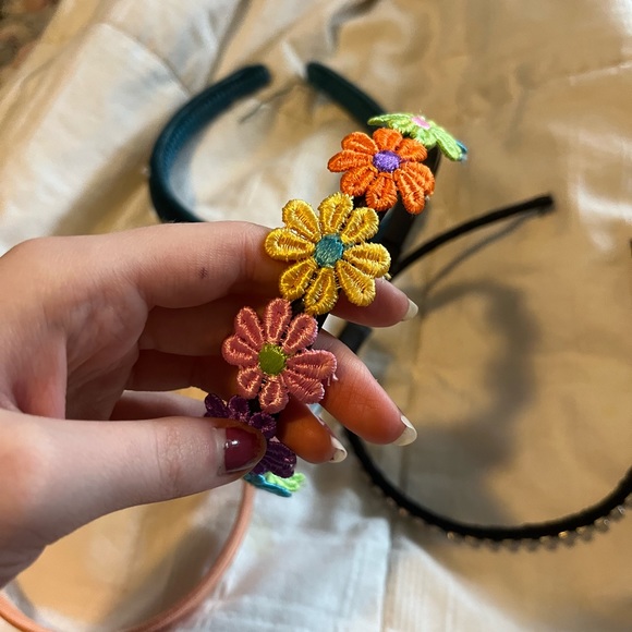 4 headbands for the price of one - Picture 3 of 6